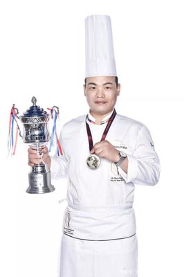 恭喜名廚中教趙祥倍日本東京世界西點蛋糕大賽斬獲小甜點項目銅獎