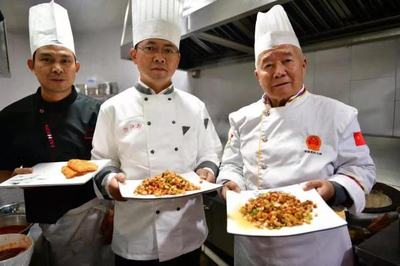 79歲云南名廚蔣彪首次"跨行"收徒 打造"滄江鱘"引領兩億年"鱘食尚"